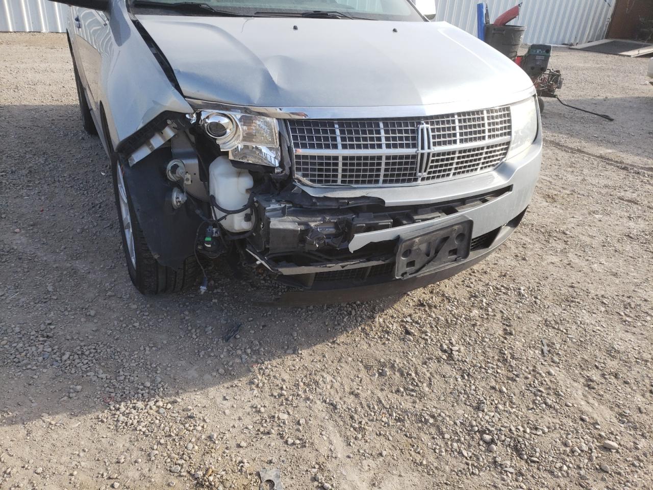 Photo 9 from auction – 2007 LINCOLN MKX with VIN 2LMDU88C37BJ36599