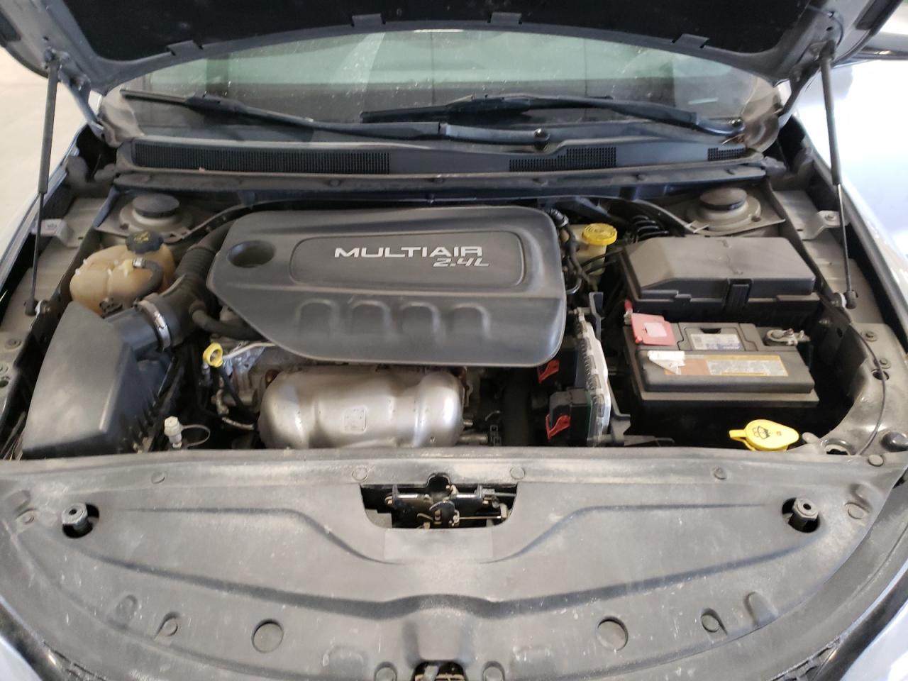 Photo 7 from auction – 2015 CHRYSLER 200 S with VIN 1C3CCCBBXFN758531