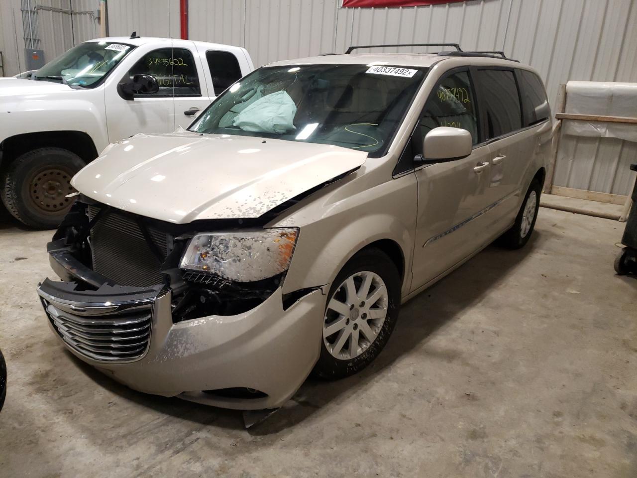 Photo 2 from auction – 2013 CHRYSLER TOWN & COU with VIN 2C4RC1BGXDR776534