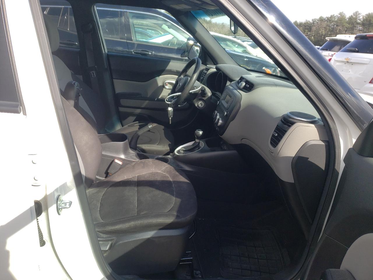 Photo 5 from auction – 2016 KIA SOUL with VIN KNDJN2A25G7406326