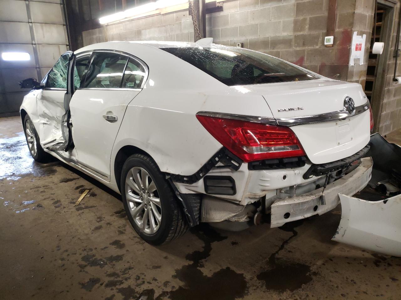 Photo 3 from auction – 2015 BUICK LACROSSE with VIN 1G4GB5G3XFF294529