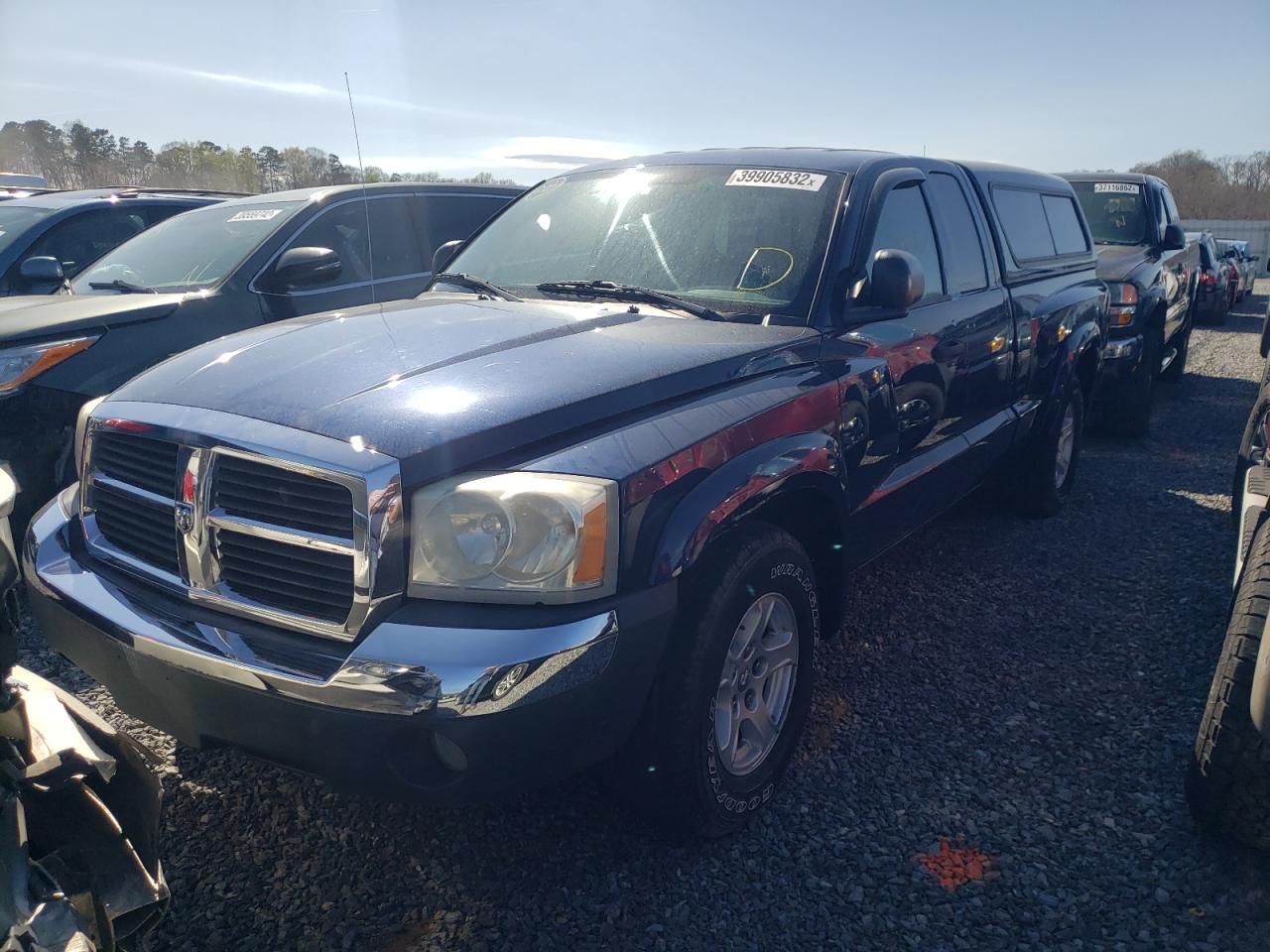 Photo 2 from auction – 2005 DODGE DAKOTA SLT with VIN 1D7HW42N15S315120