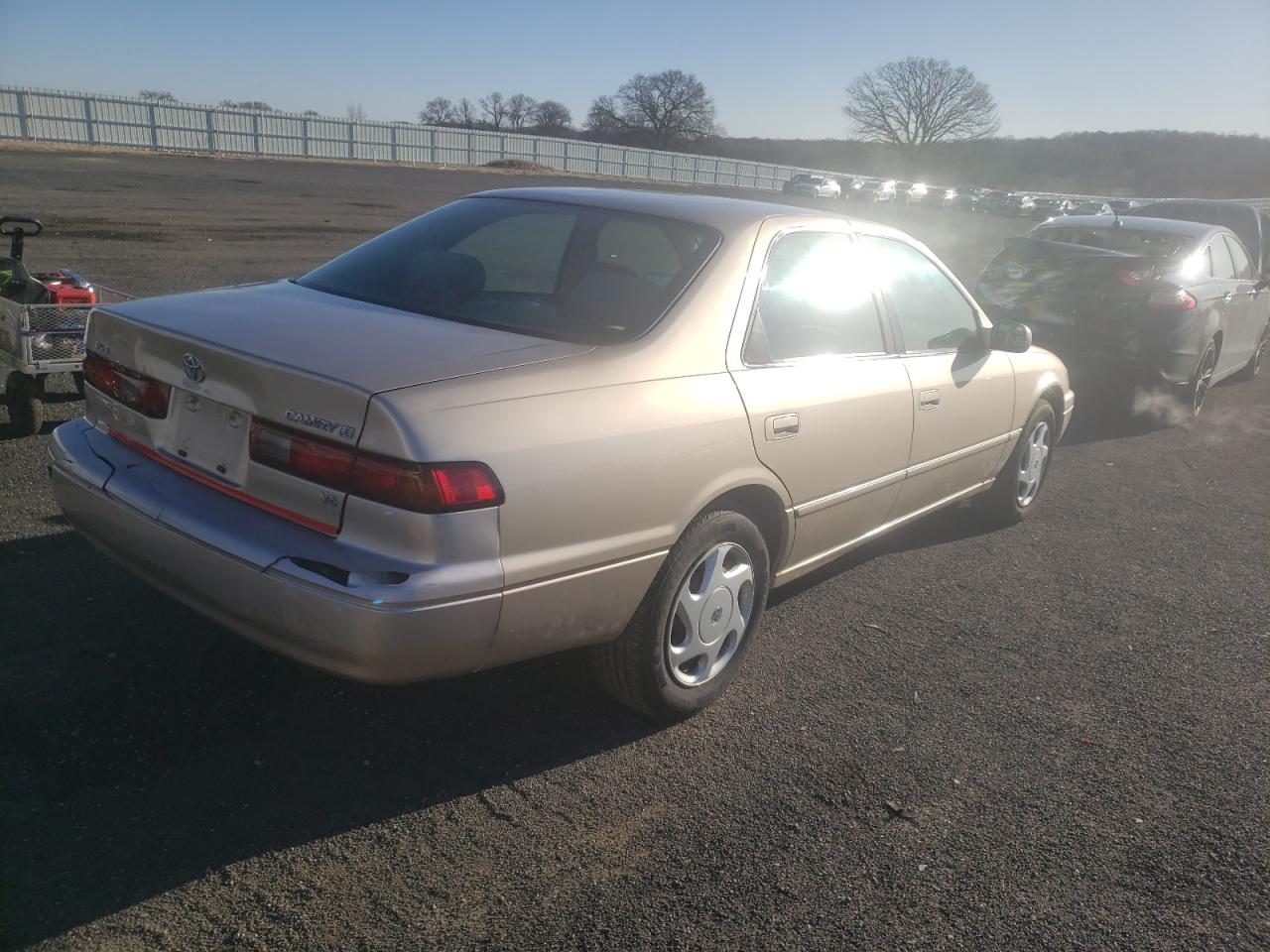 Photo 4 from auction – 1998 TOYOTA CAMRY CE with VIN JT2BF22K2W0118442