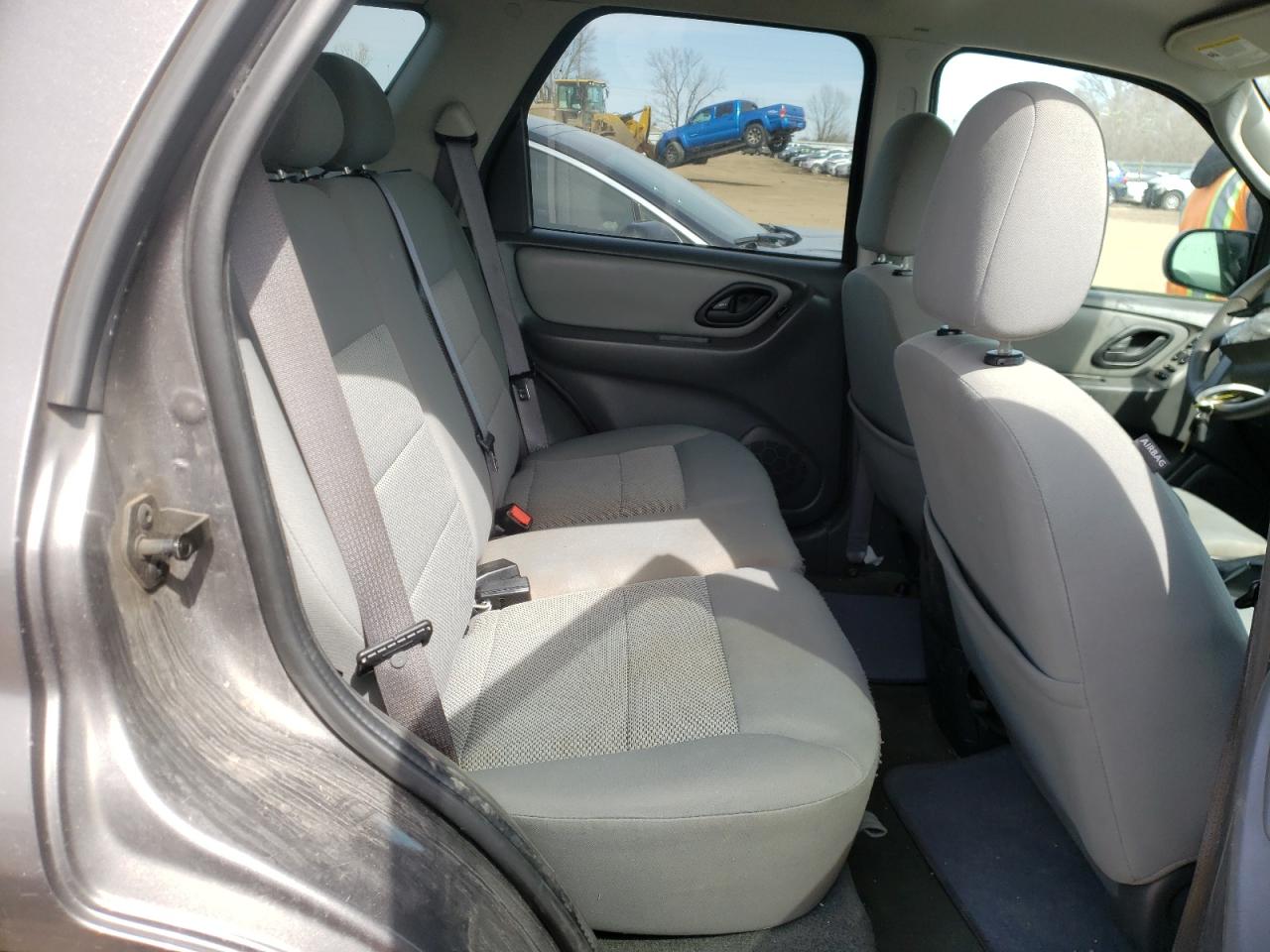 Photo 6 from auction – 2006 FORD ESCAPE XLT with VIN 1FMCU93146KB57548