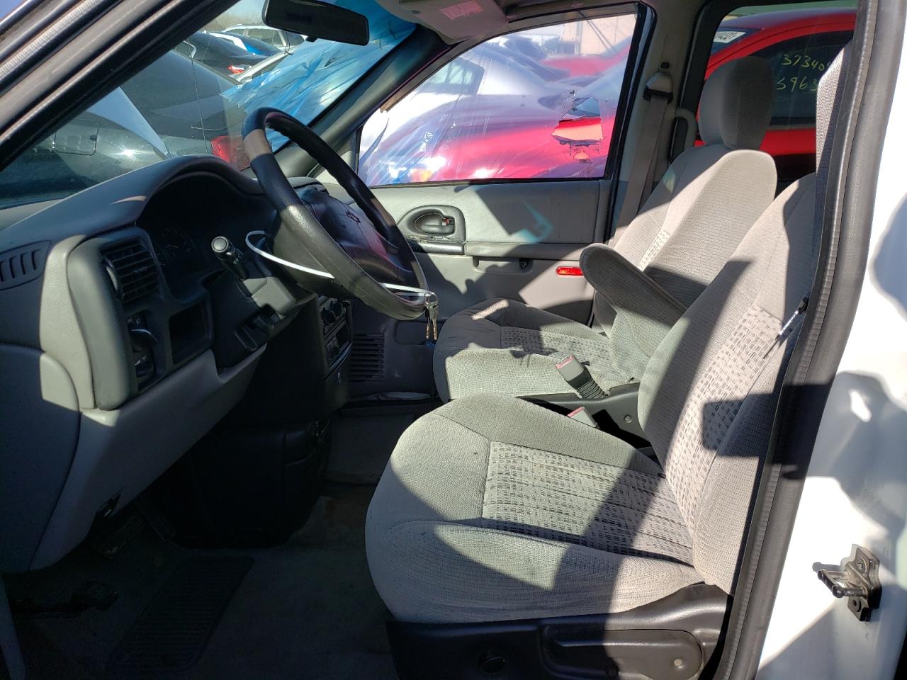 Photo 5 from auction – 2004 CHEVROLET VENTURE with VIN 1GNDX03E54D112383
