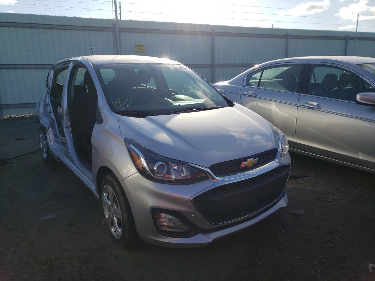 CHEVROLET SPARK LS 2019 with VIN KL8CB6SA4KC701277 - Photo from auction