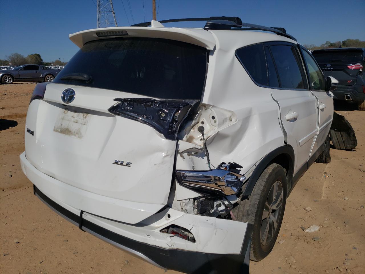 Photo 4 from auction – 2018 TOYOTA RAV4 ADVEN with VIN JTMRFREV7JJ720342