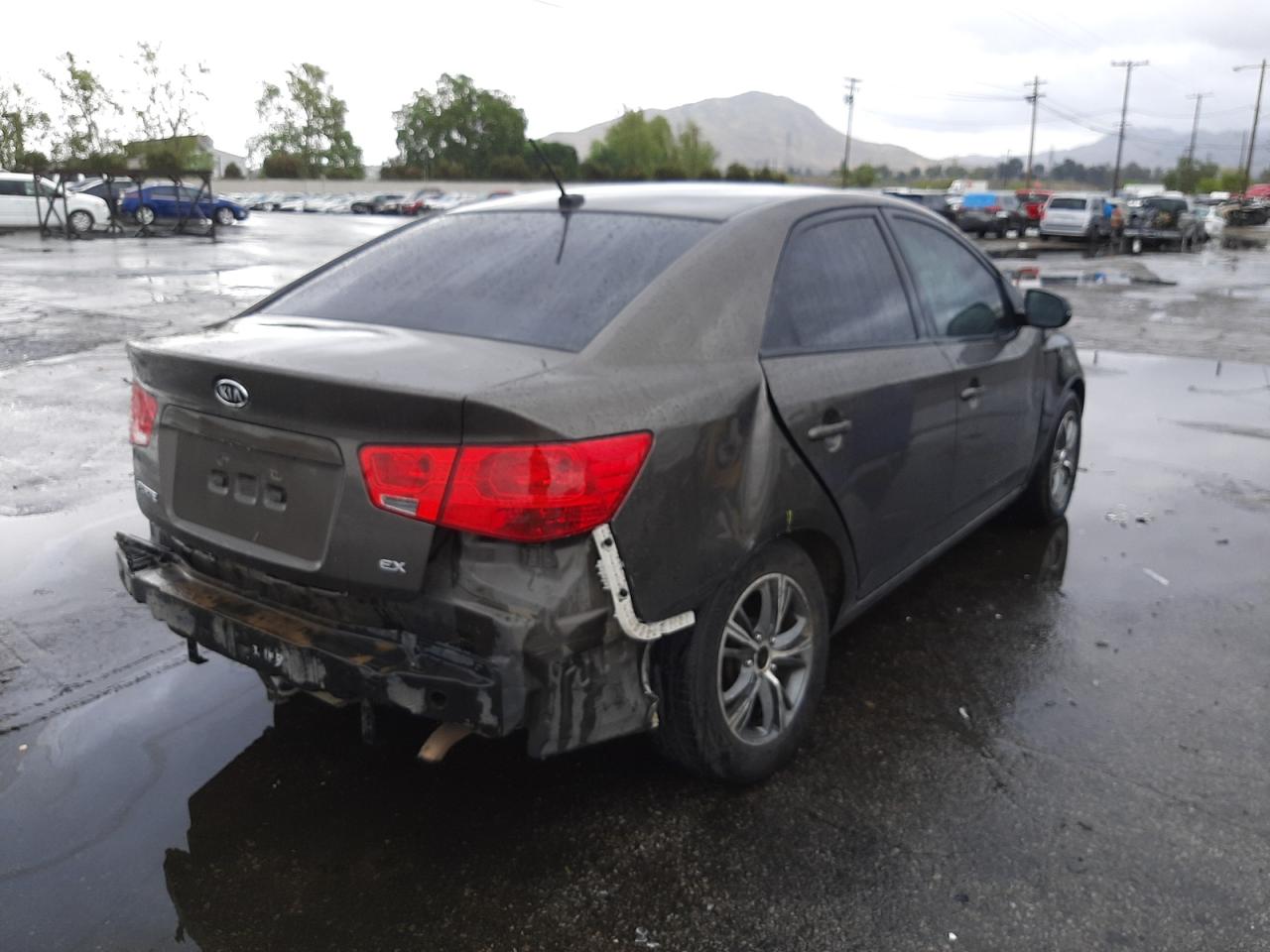 Photo 4 from auction – 2011 KIA FORTE EX with VIN KNAFU4A21B5422822