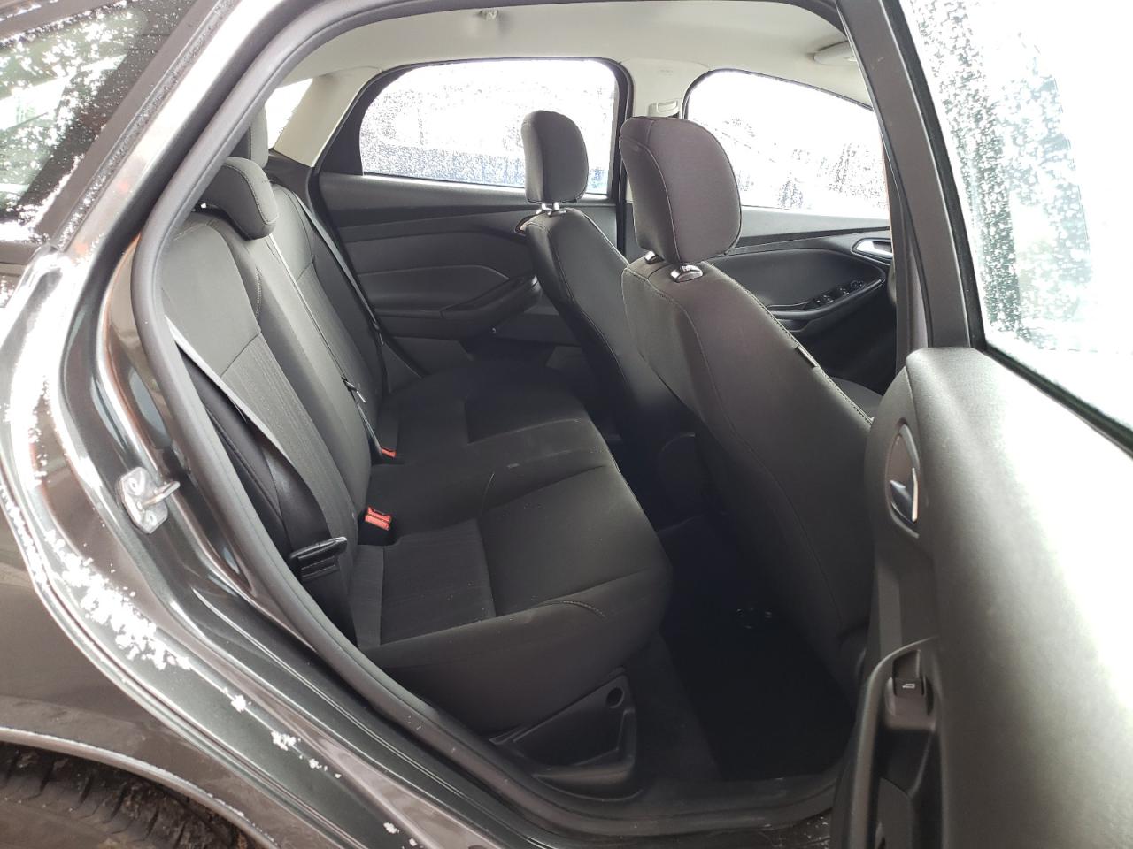 Photo 6 from auction – 2015 FORD FOCUS SE with VIN 1FADP3F24FL344628