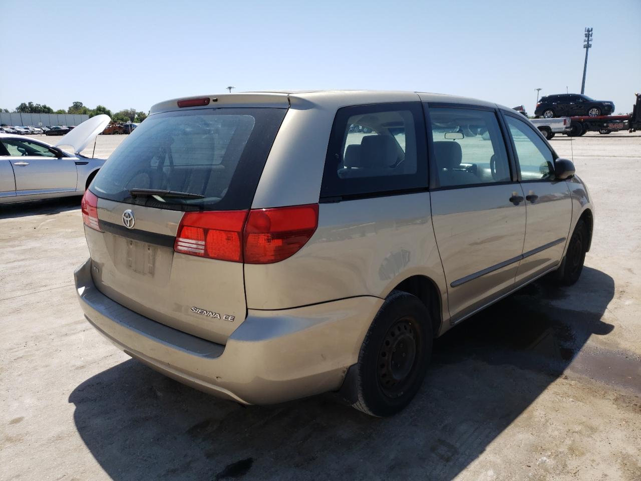 Photo 4 from auction – 2004 TOYOTA SIENNA CE with VIN 5TDZA29C34S025538