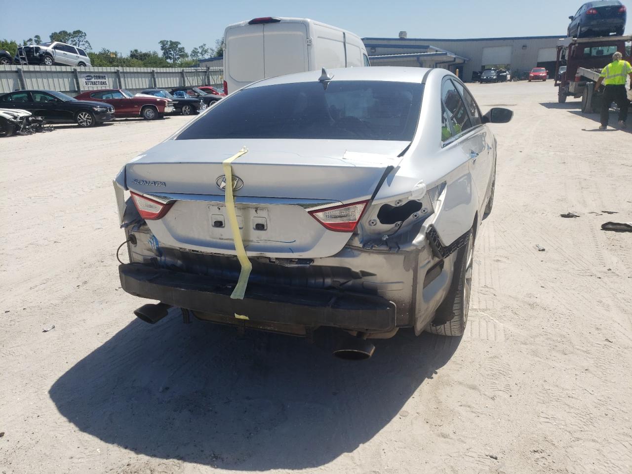Photo 9 from auction – 2011 HYUNDAI SONATA SE with VIN 5NPEC4AC1BH220850