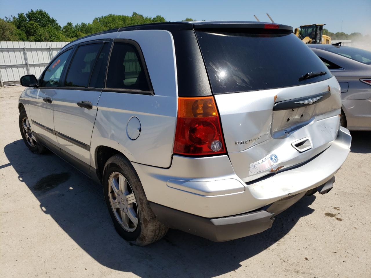 Photo 3 from auction – 2005 CHRYSLER PACIFICA with VIN 2C8GF48495R535562