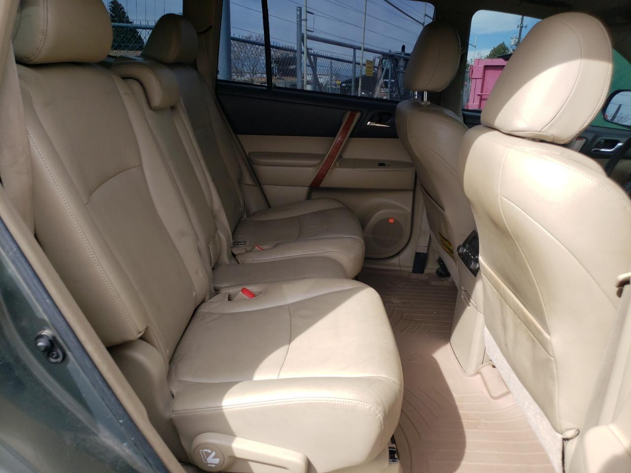 Photo 6 from auction – 2008 TOYOTA HIGHLANDER with VIN JTEES42AX82033001
