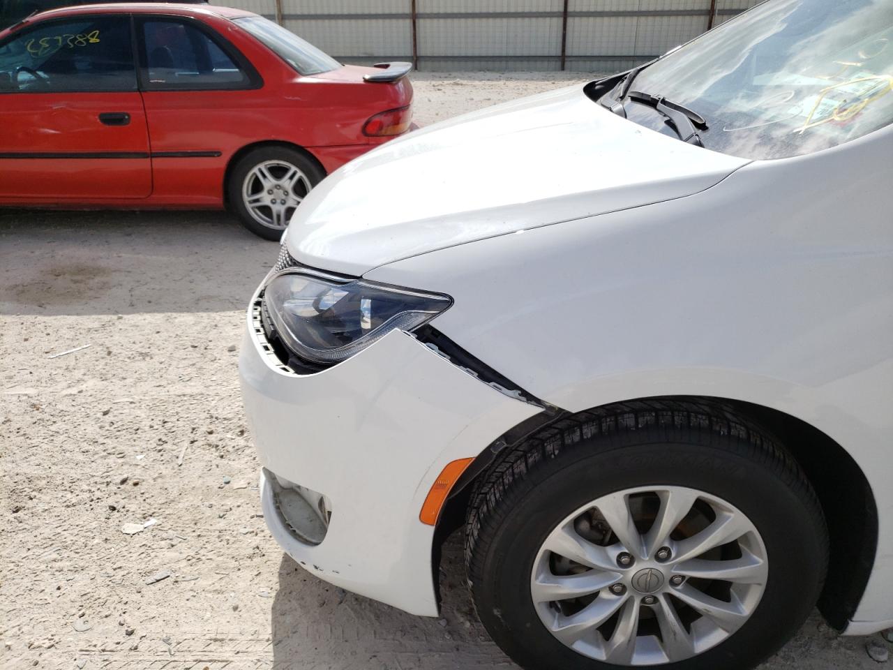 Photo 9 from auction – 2019 CHRYSLER PACIFICA T with VIN 2C4RC1BG5KR673275