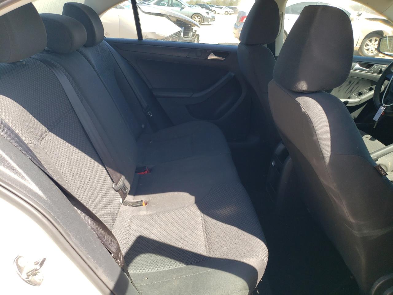 Photo 6 from auction – 2013 VOLKSWAGEN JETTA BASE with VIN 3VW2K7AJ7DM309645