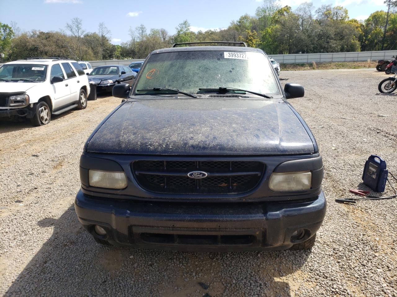 صورة رقم 9 من المزاد - 2000 FORD EXPLORER L مع VIN 1FMZU85P8YZB71825