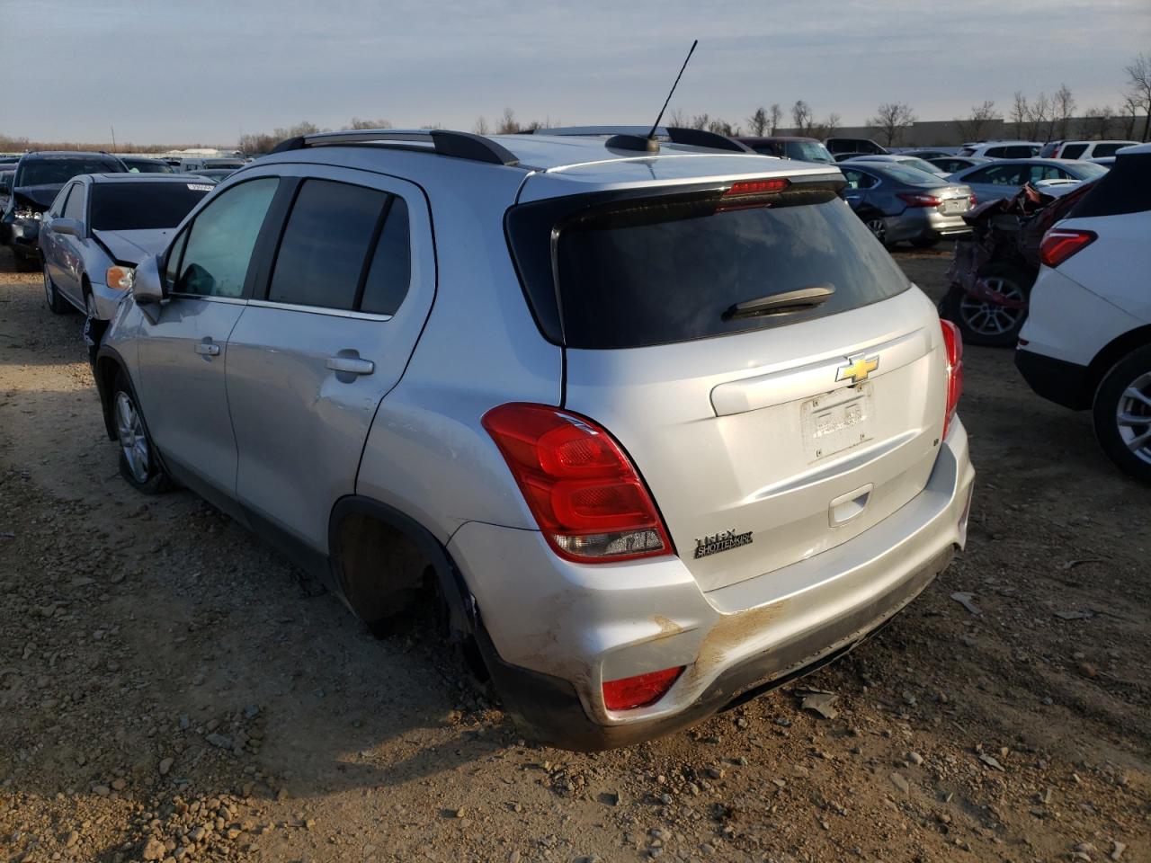 Photo 3 from auction – 2017 CHEVROLET TRAX 1LT with VIN 3GNCJLSB4HL182852