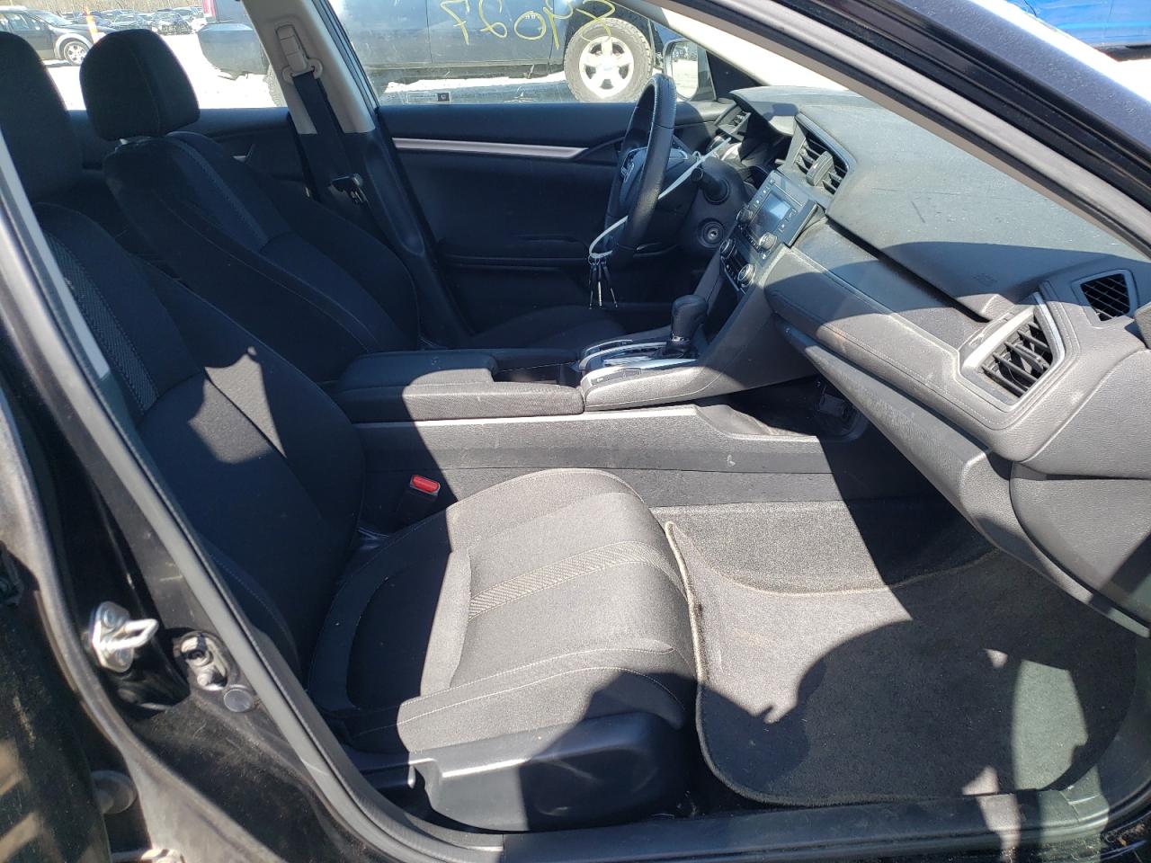 Photo 5 from auction – 2017 HONDA CIVIC LX with VIN 2HGFC2F55HH503564