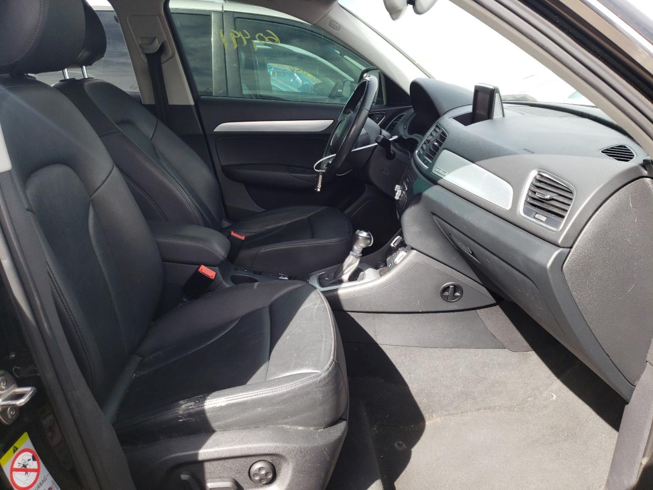 Photo 5 from auction – 2015 AUDI Q3 PREMIUM with VIN WA1EFCFS5FR002968