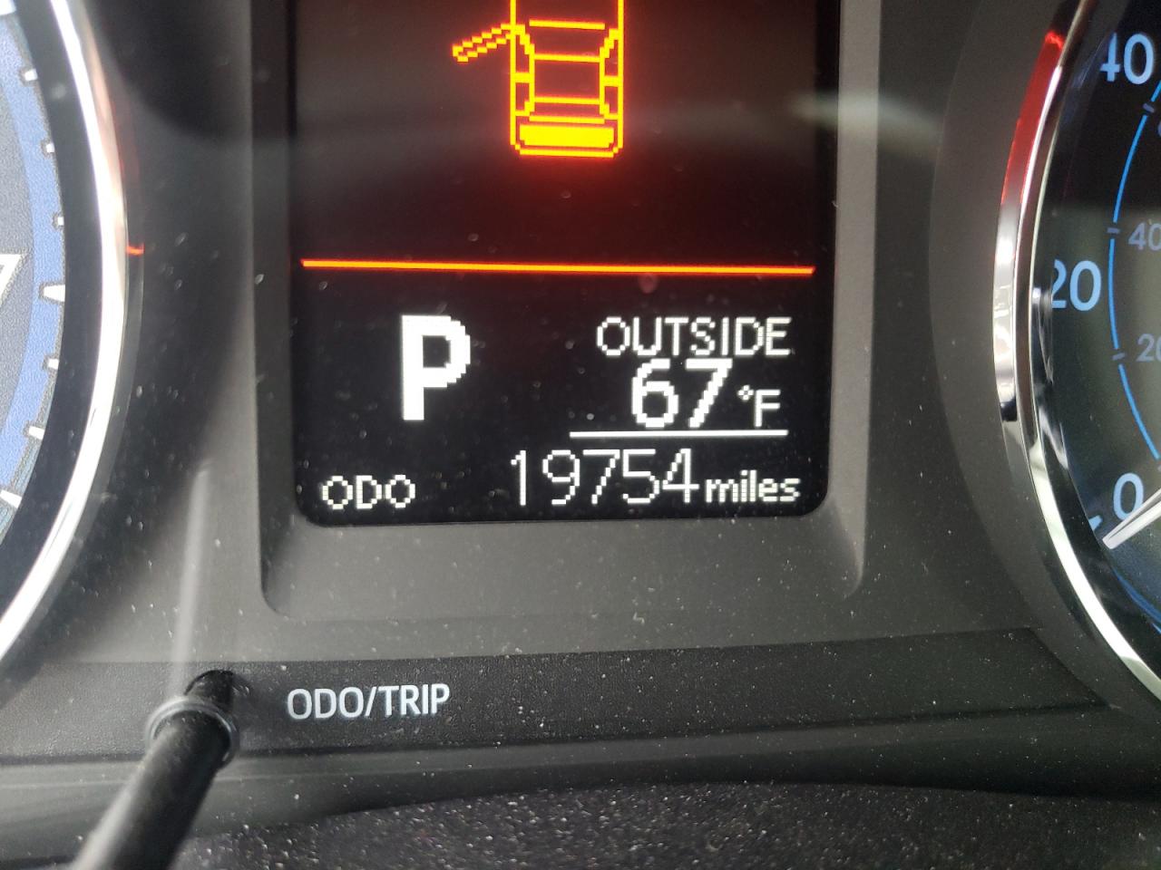 Photo 8 from auction – 2018 TOYOTA COROLLA with VIN 2T1BURHE5JC097821