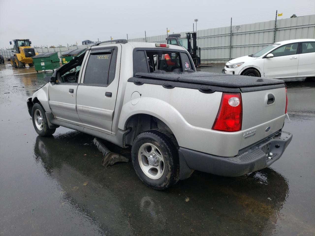 Photo 3 from auction – 2004 FORD EXPLORER S with VIN 1FMZU67K54UB35023