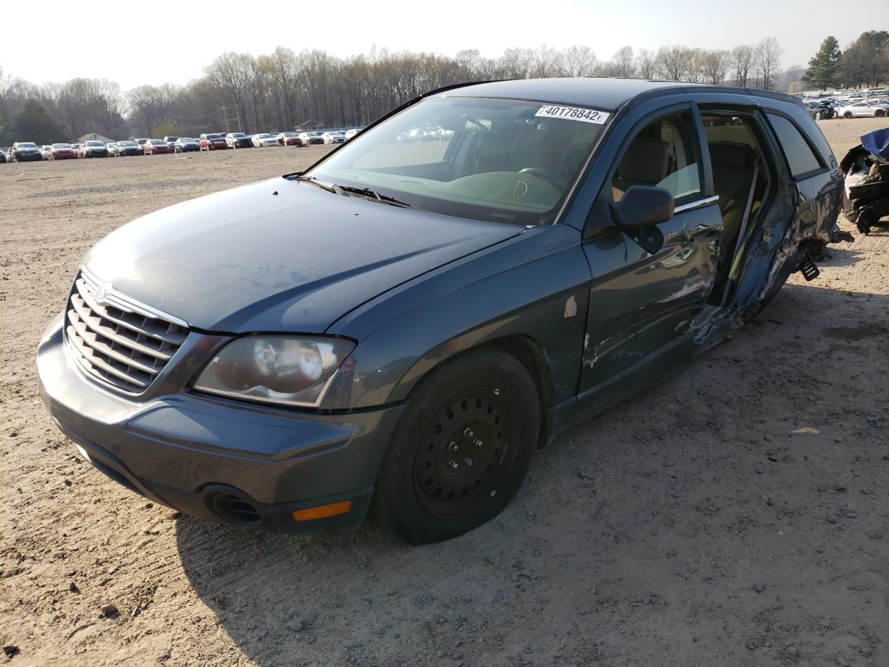 Photo 2 from auction – 2005 CHRYSLER PACIFICA with VIN 2C4GM48L85R345198