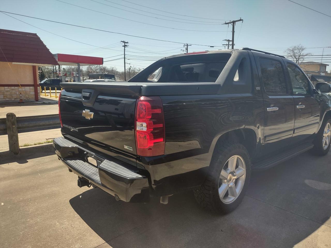 Photo 4 from auction – 2007 CHEVROLET AVALANCHE with VIN 3GNFK123X7G270898