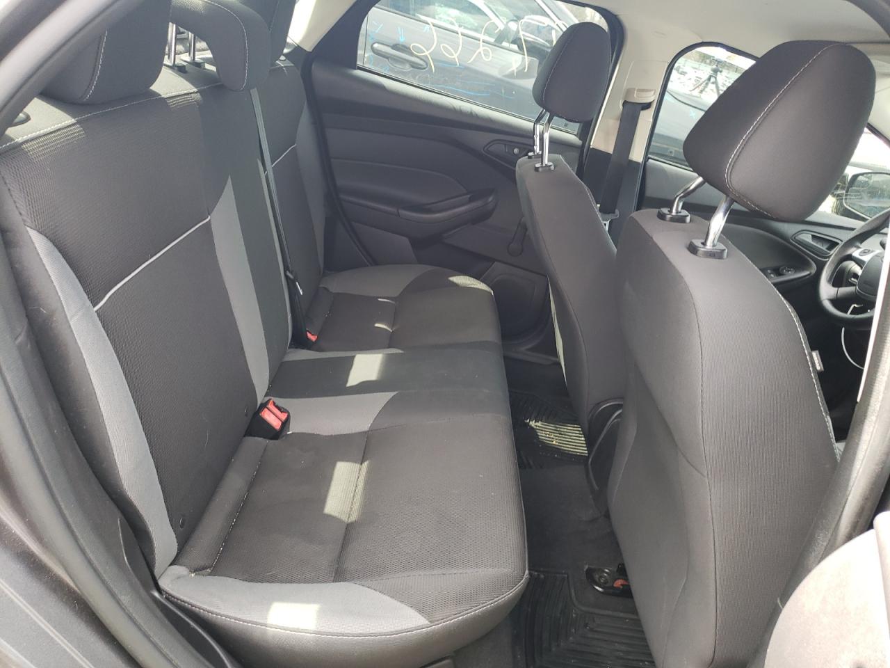 Photo 6 from auction – 2013 FORD FOCUS S with VIN 1FADP3E2XDL368723