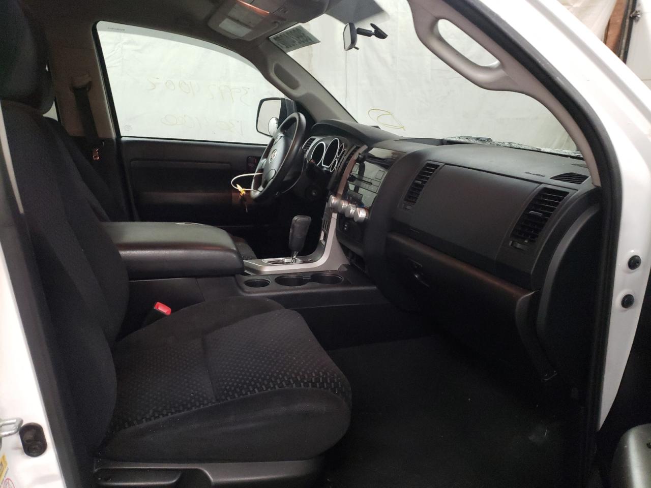 Photo 5 from auction – 2011 TOYOTA TUNDRA DOU with VIN 5TFUM5F12BX016696