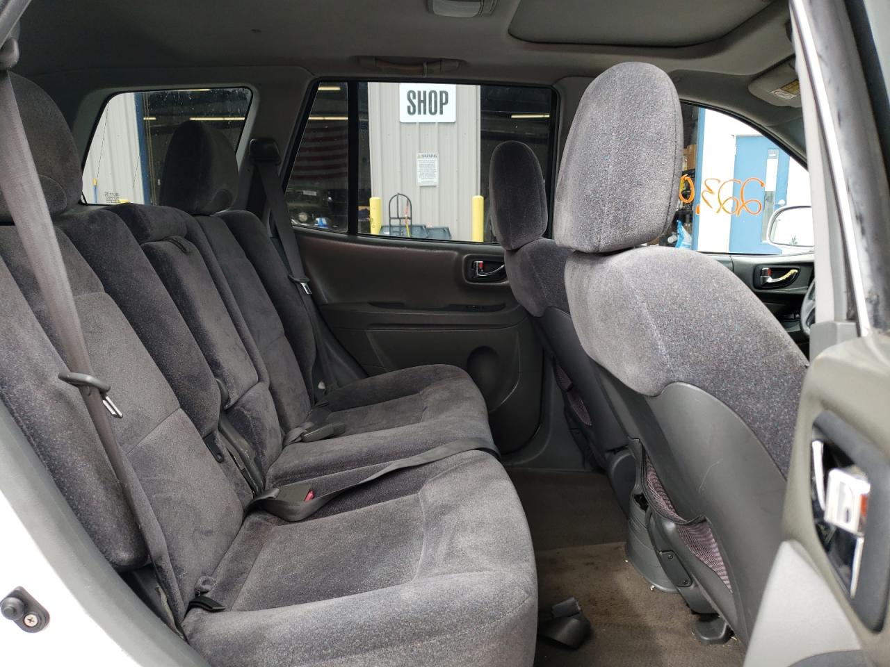 Photo 6 from auction – 2003 HYUNDAI SANTA FE with VIN KM8SC73E83U500299