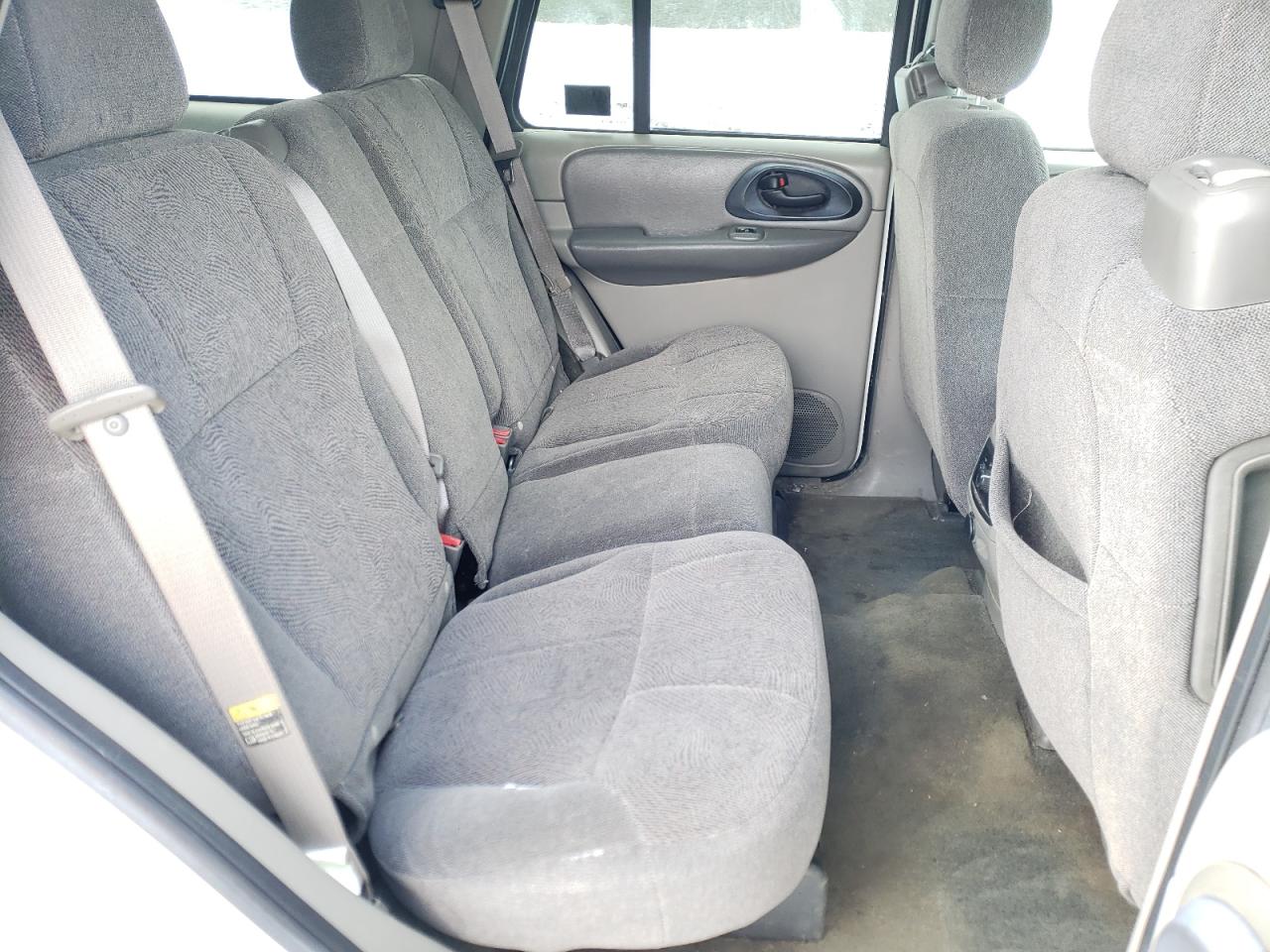 Photo 6 from auction – 2004 CHEVROLET TRAILBLAZE with VIN 1GNDT13S042323350