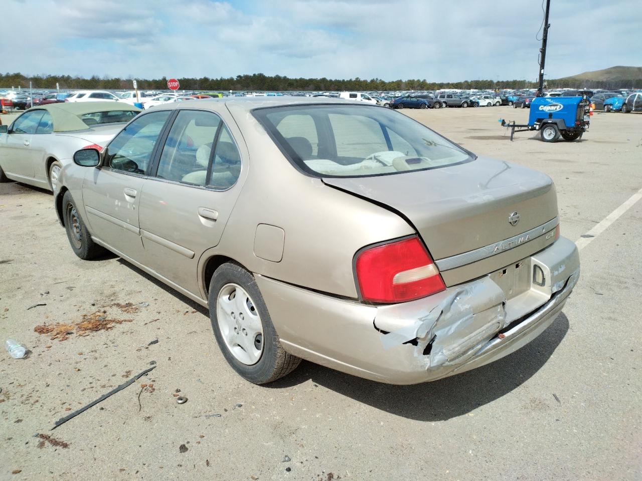 Photo 3 from auction – 2000 NISSAN ALTIMA XE with VIN 1N4DL01D1YC124286