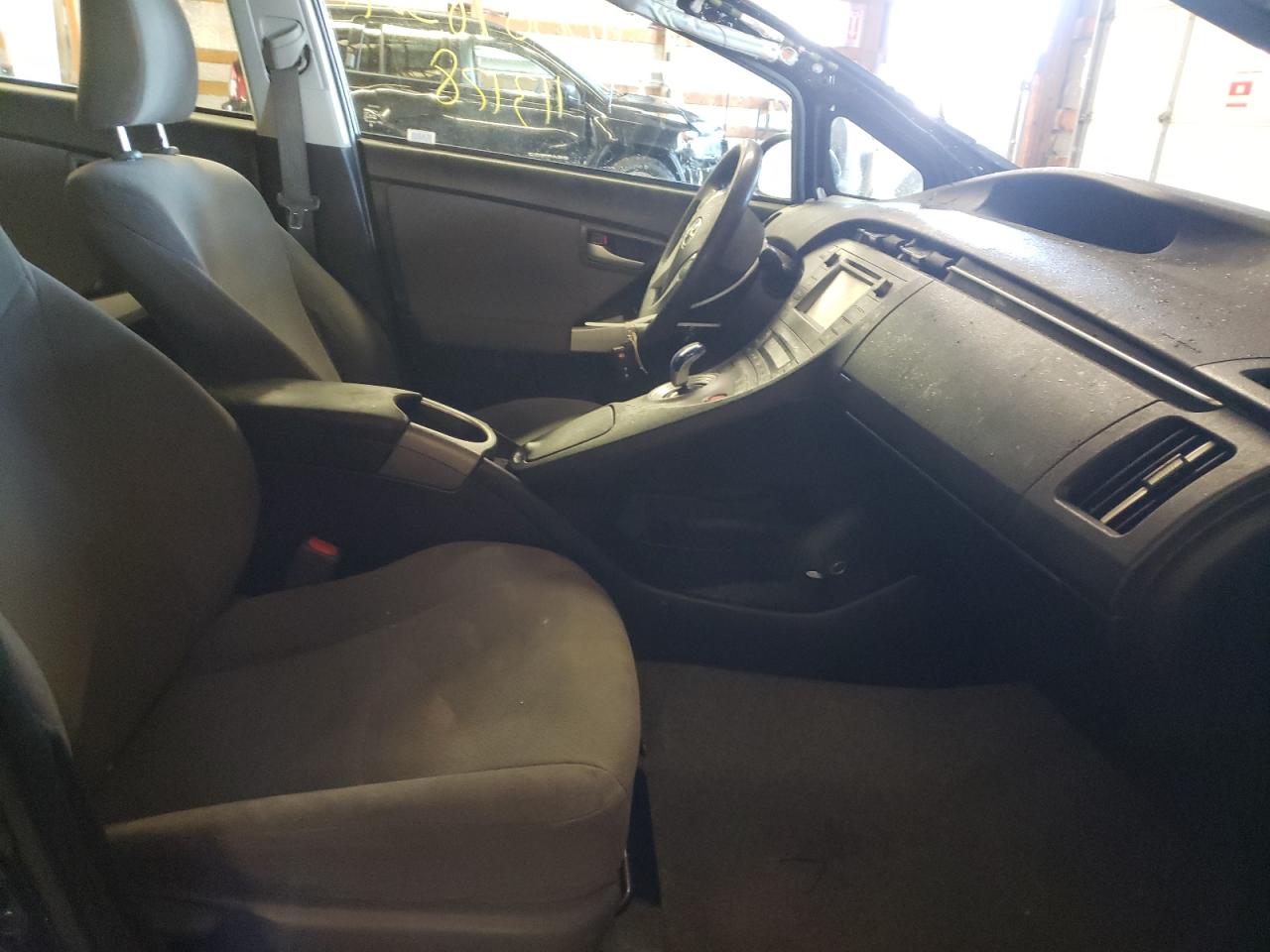 Photo 5 from auction – 2014 TOYOTA PRIUS with VIN JTDKN3DU4E1761138