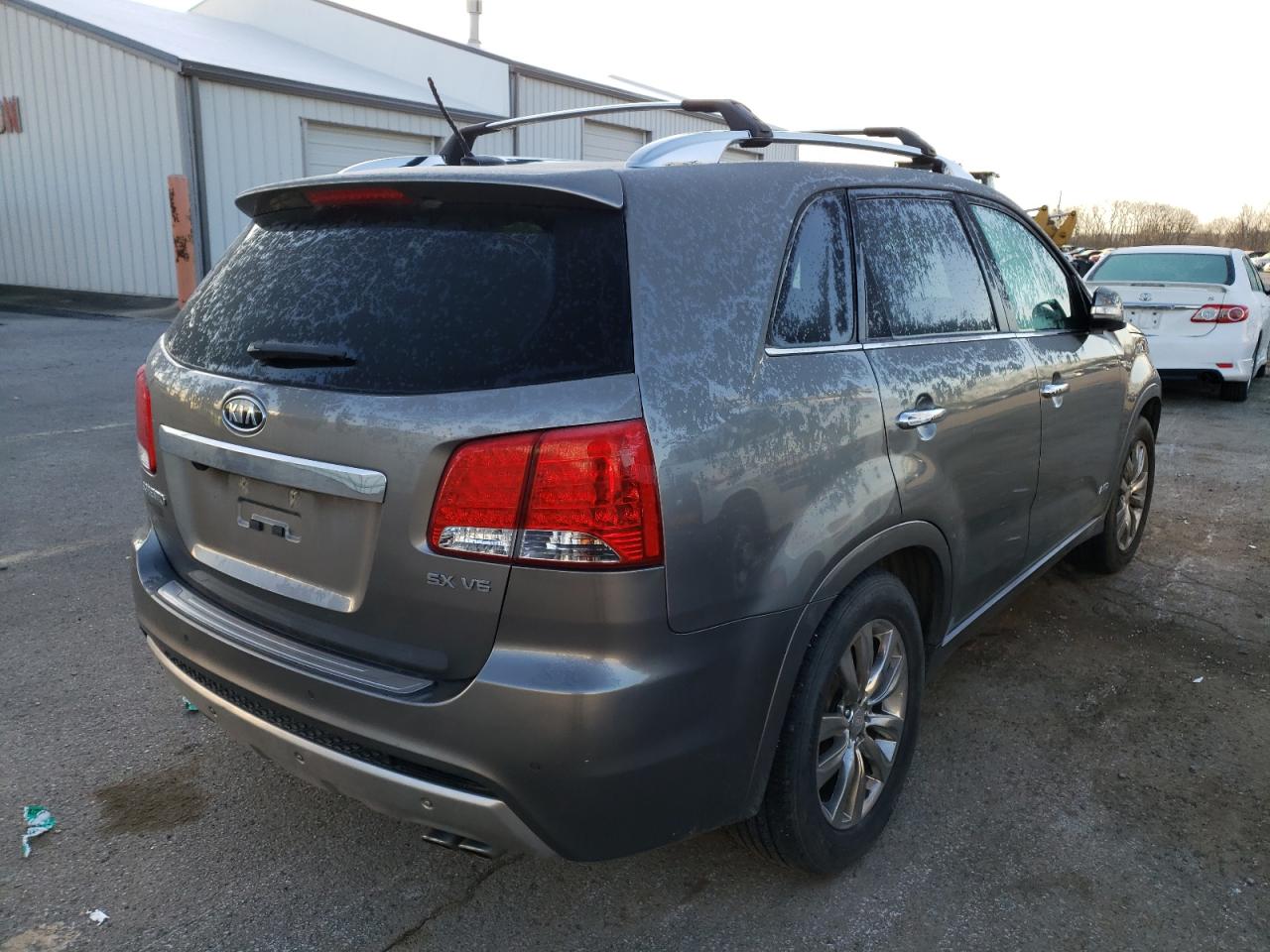 Photo 4 from auction – 2012 KIA SORENTO SX with VIN 5XYKWDA27CG214562