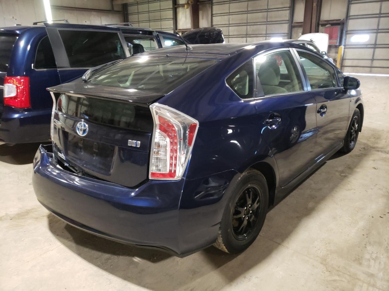 Photo 4 from auction – 2013 TOYOTA PRIUS with VIN JTDKN3DU6D1615421