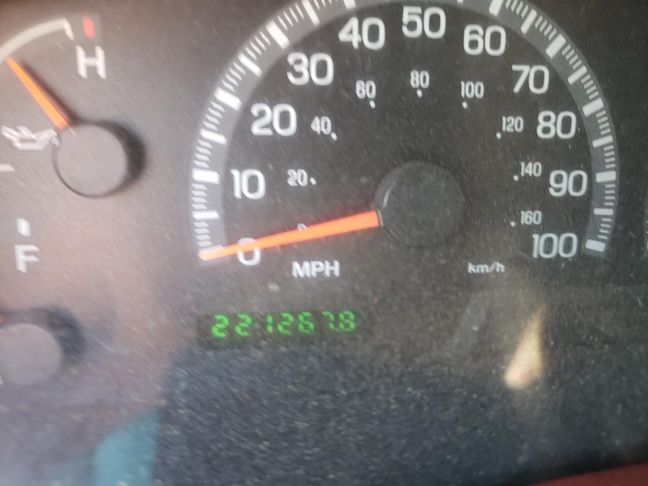 Photo 8 from auction – 2000 FORD F150 with VIN 1FTRX18W1YKB07463
