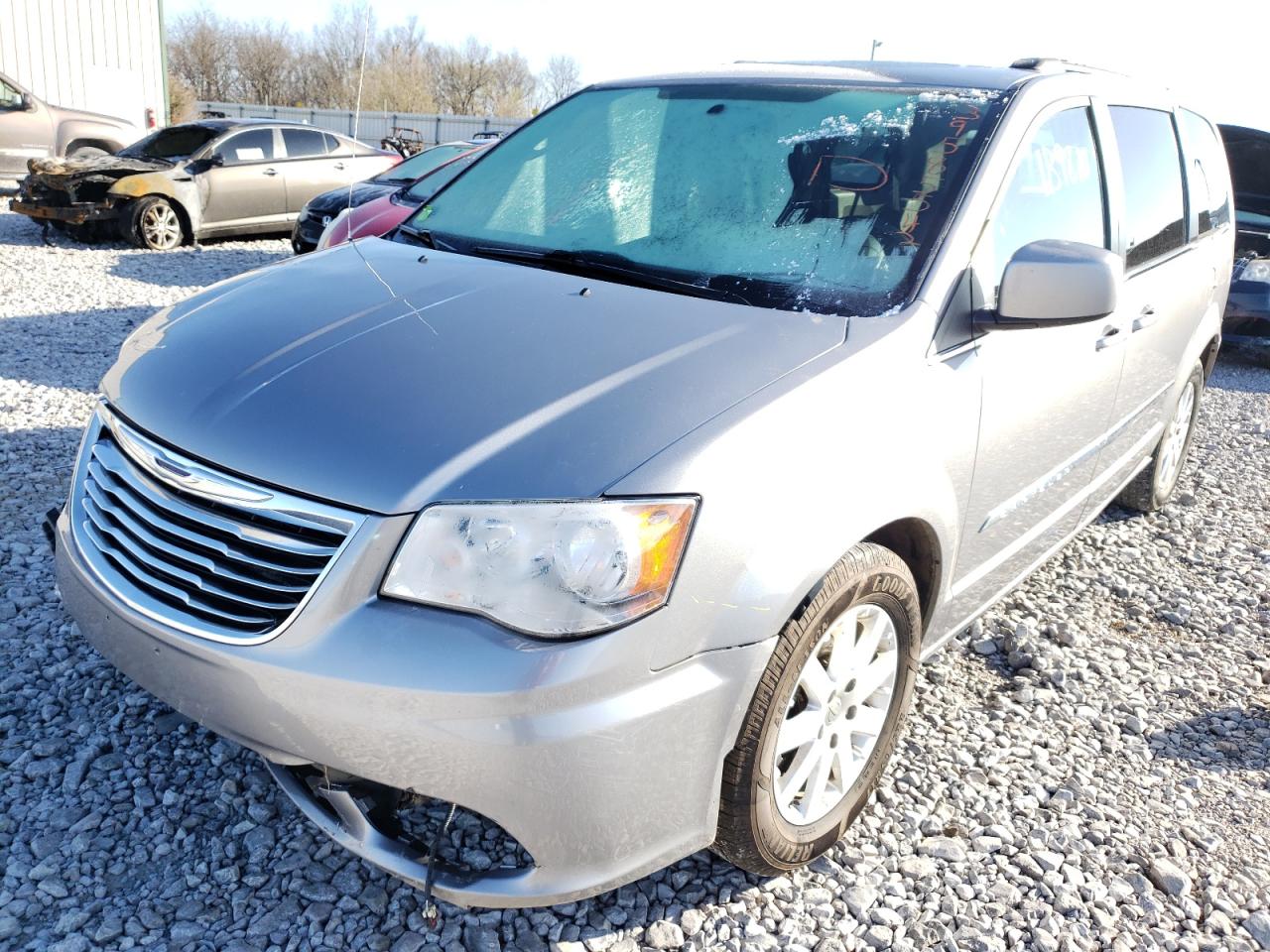 Photo 2 from auction – 2016 CHRYSLER TOWN & COU with VIN 2C4RC1BG6GR288721