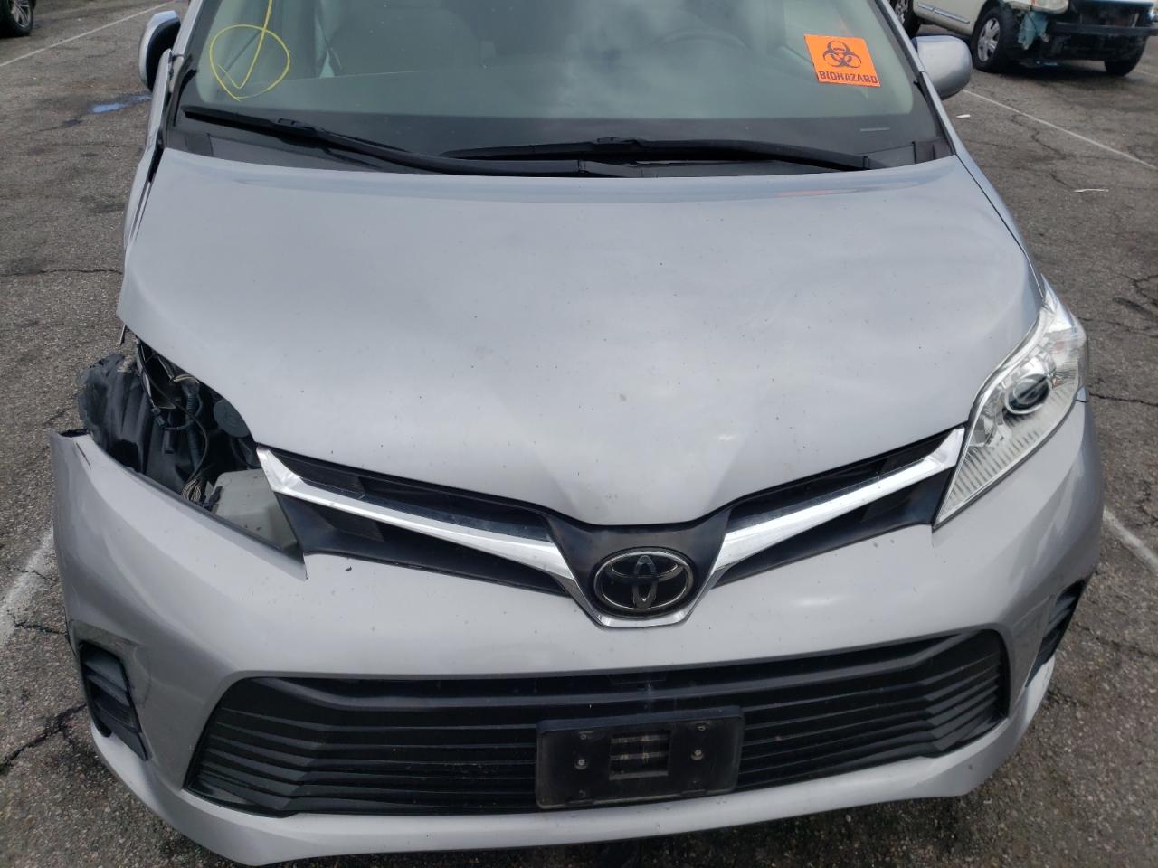 Photo 9 from auction – 2018 TOYOTA SIENNA LE with VIN 5TDKZ3DC5JS951474