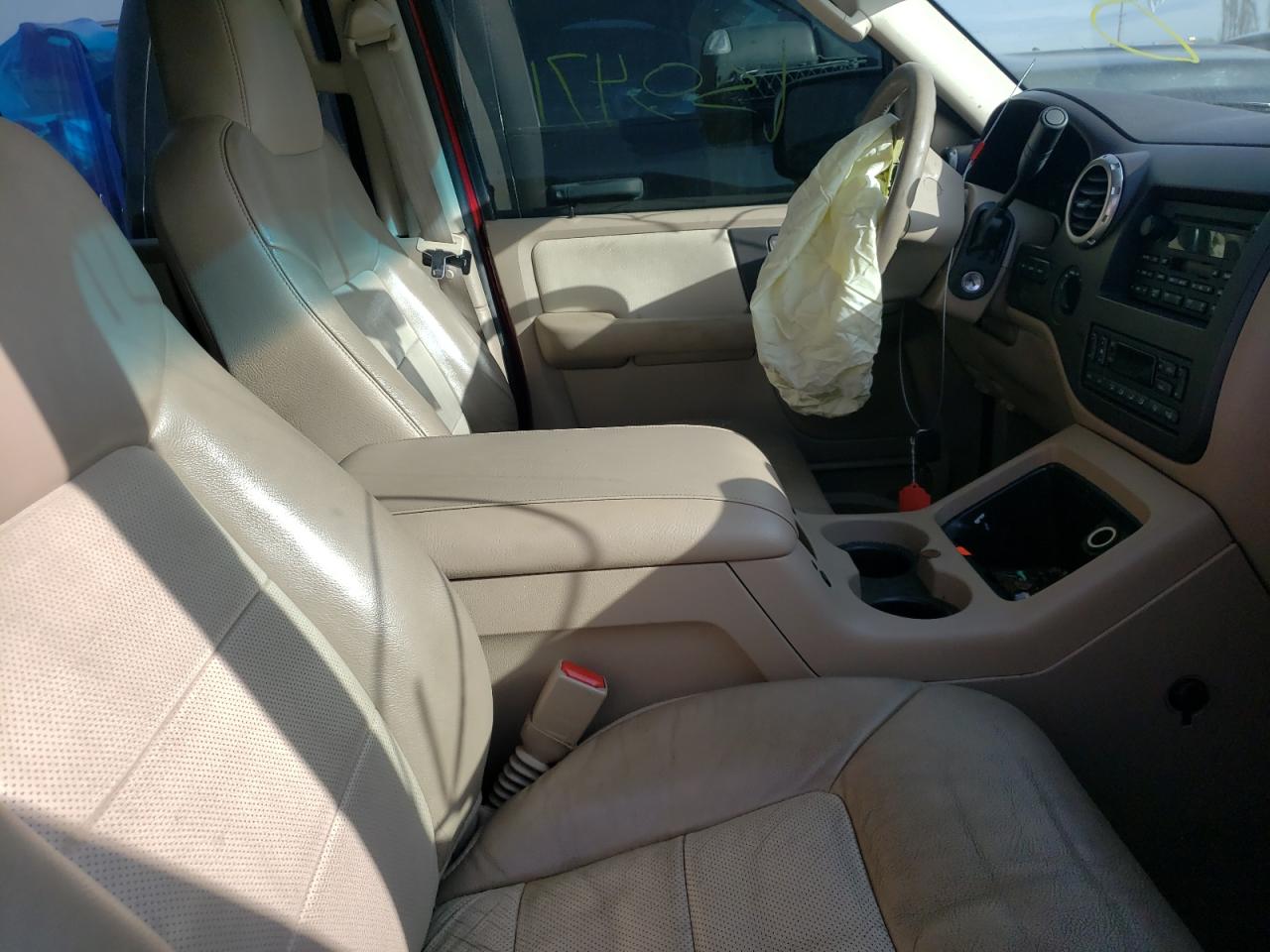 Photo 5 from auction – 2004 FORD EXPEDITION with VIN 1FMFU18L84LA40913