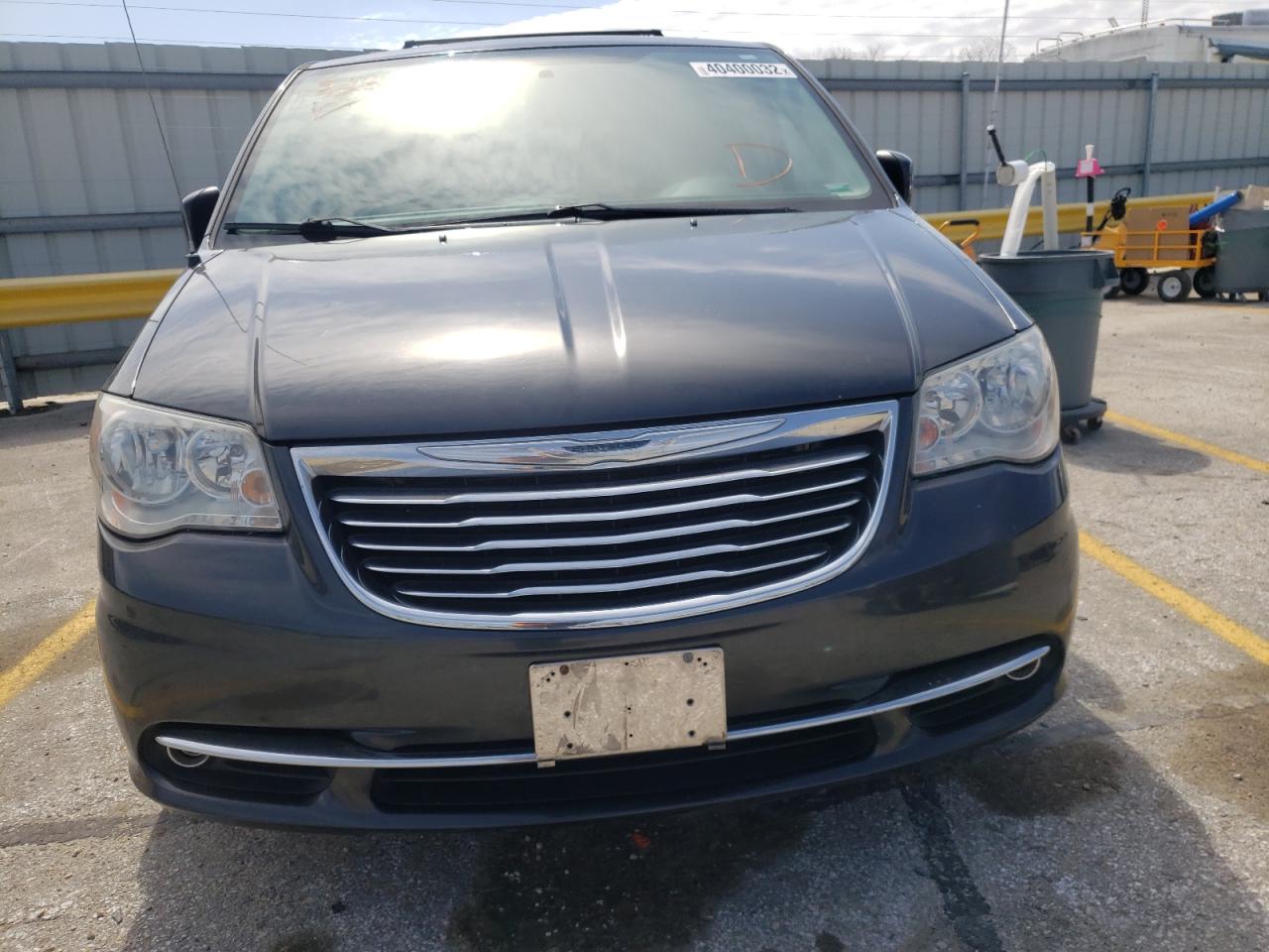 Photo 9 from auction – 2011 CHRYSLER TOWN & COU with VIN 2A4RR8DG1BR650414