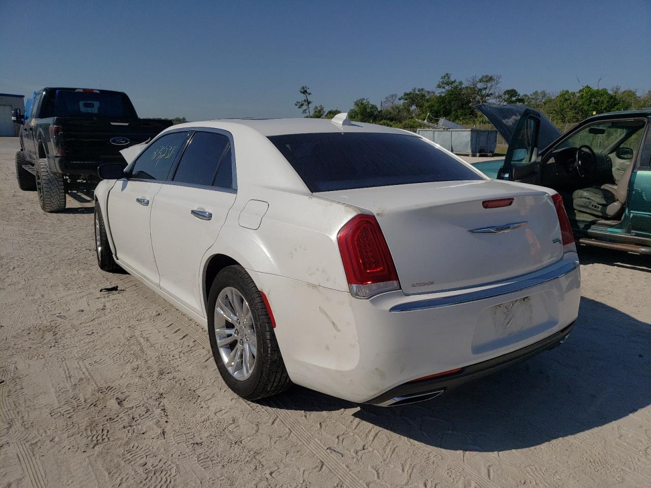 Photo 3 from auction – 2015 CHRYSLER 300C with VIN 2C3CCAEG4FH832952