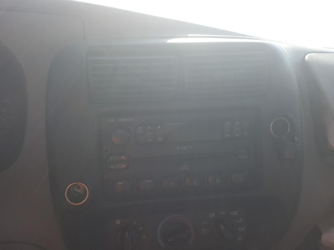 Photo 9 from auction – 2000 FORD RANGER with VIN 1FTYR10C6YPB23670