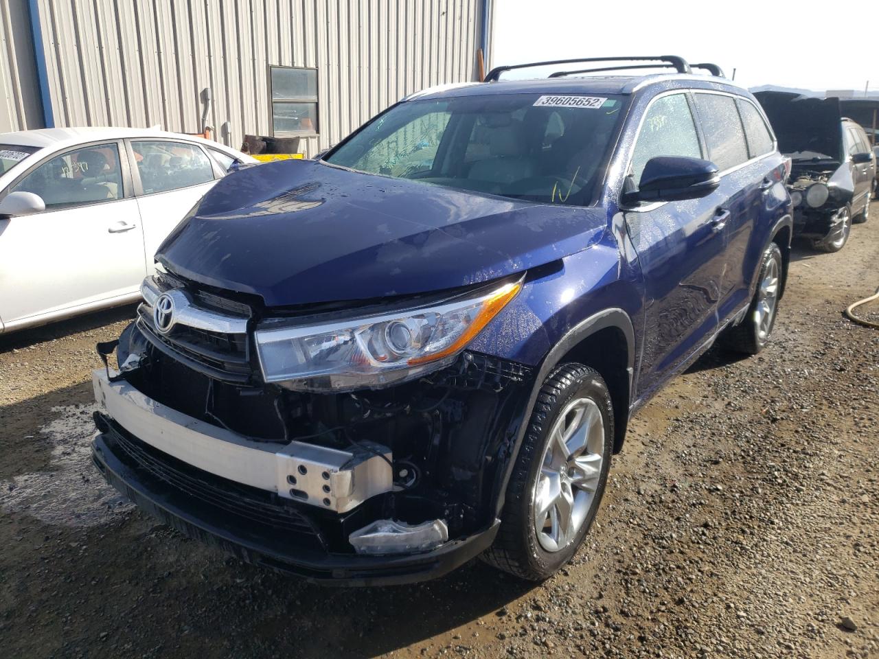 Photo 2 from auction – 2015 TOYOTA HIGHLANDER with VIN 5TDDKRFH9FS129504