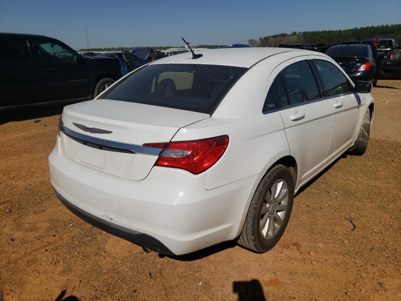 Photo 4 from auction – 2014 CHRYSLER 200 TOURIN with VIN 1C3CCBBB5EN237421