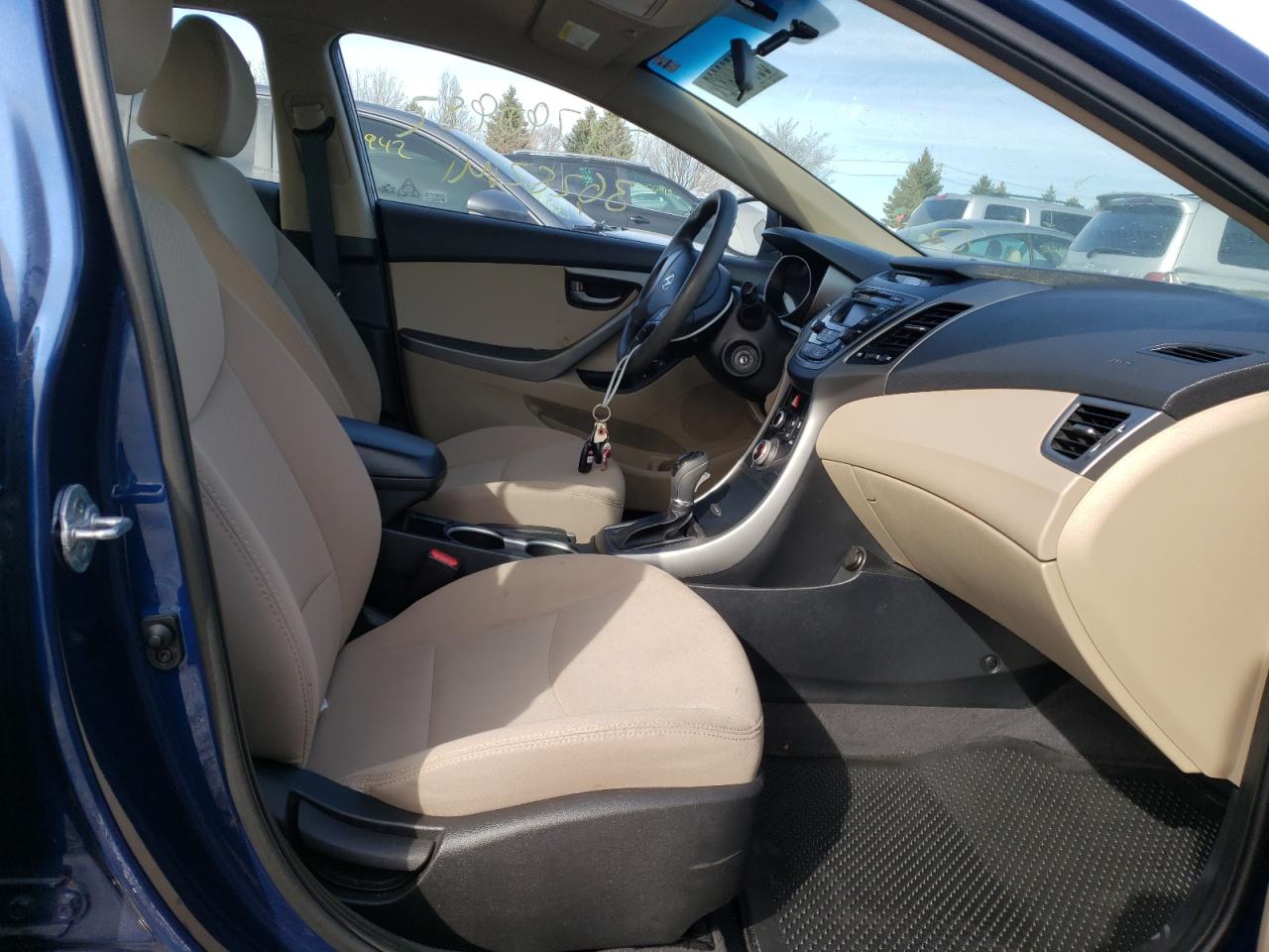Photo 5 from auction – 2016 HYUNDAI ELANTRA SE with VIN 5NPDH4AE9GH737786