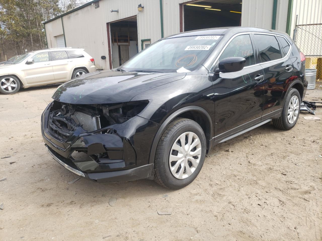 Photo 2 from auction – 2017 NISSAN ROGUE S with VIN KNMAT2MV1HP520935