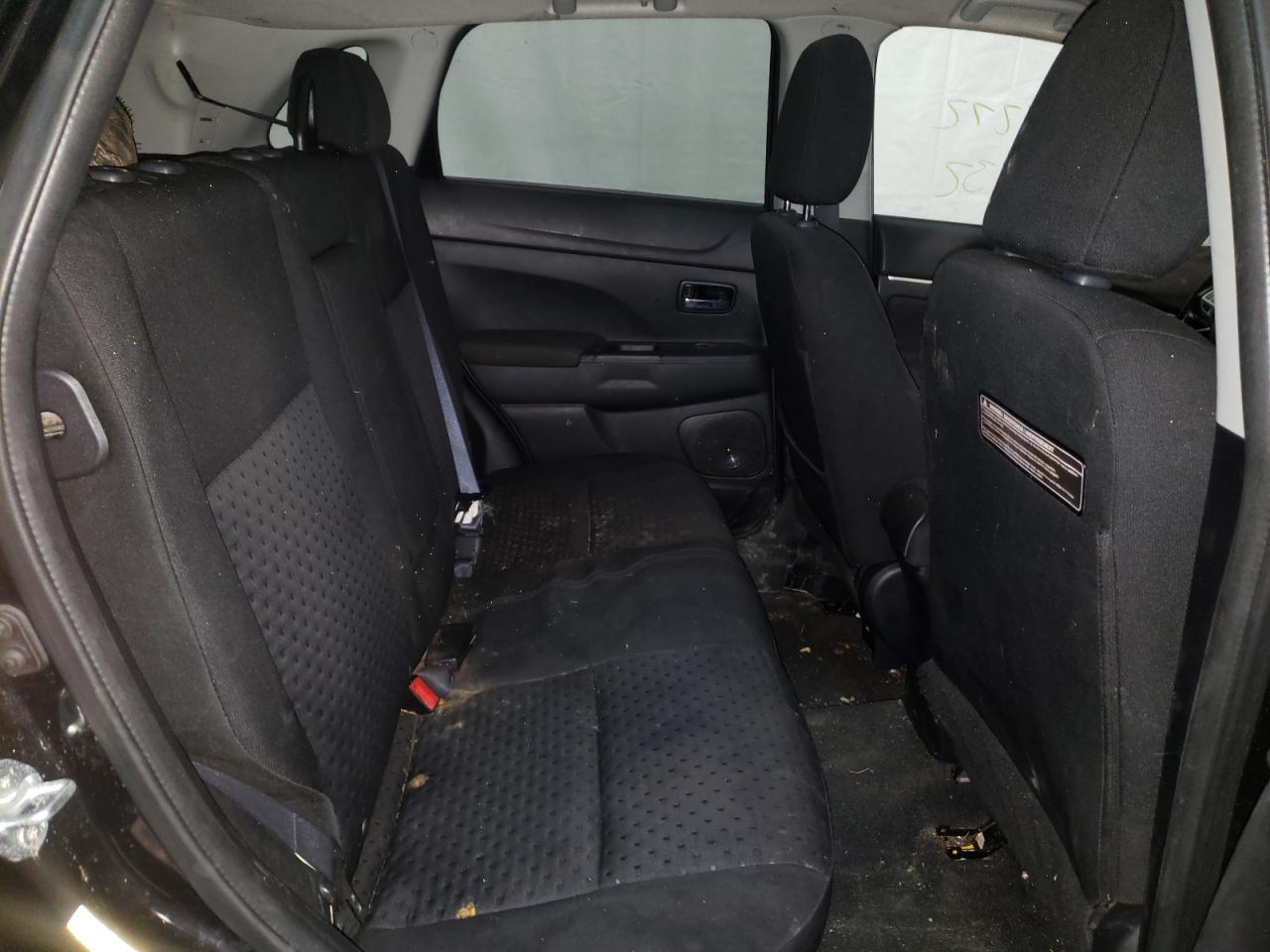 Photo 6 from auction – 2011 MITSUBISHI OUTLANDER with VIN JA4AR4AU2BZ001209