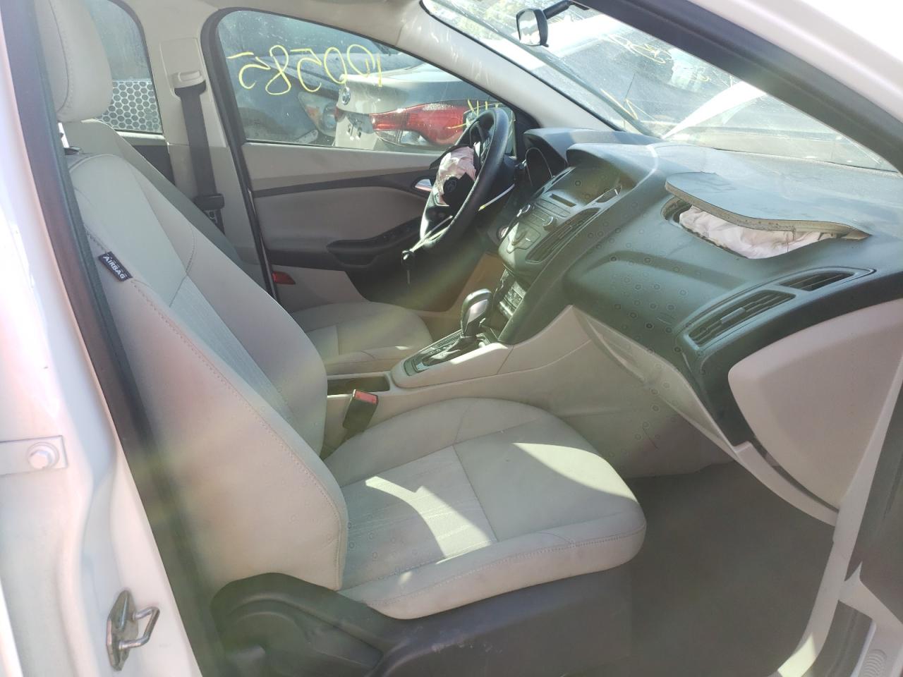 Photo 5 from auction – 2016 FORD FOCUS SE with VIN 1FADP3K21GL235177