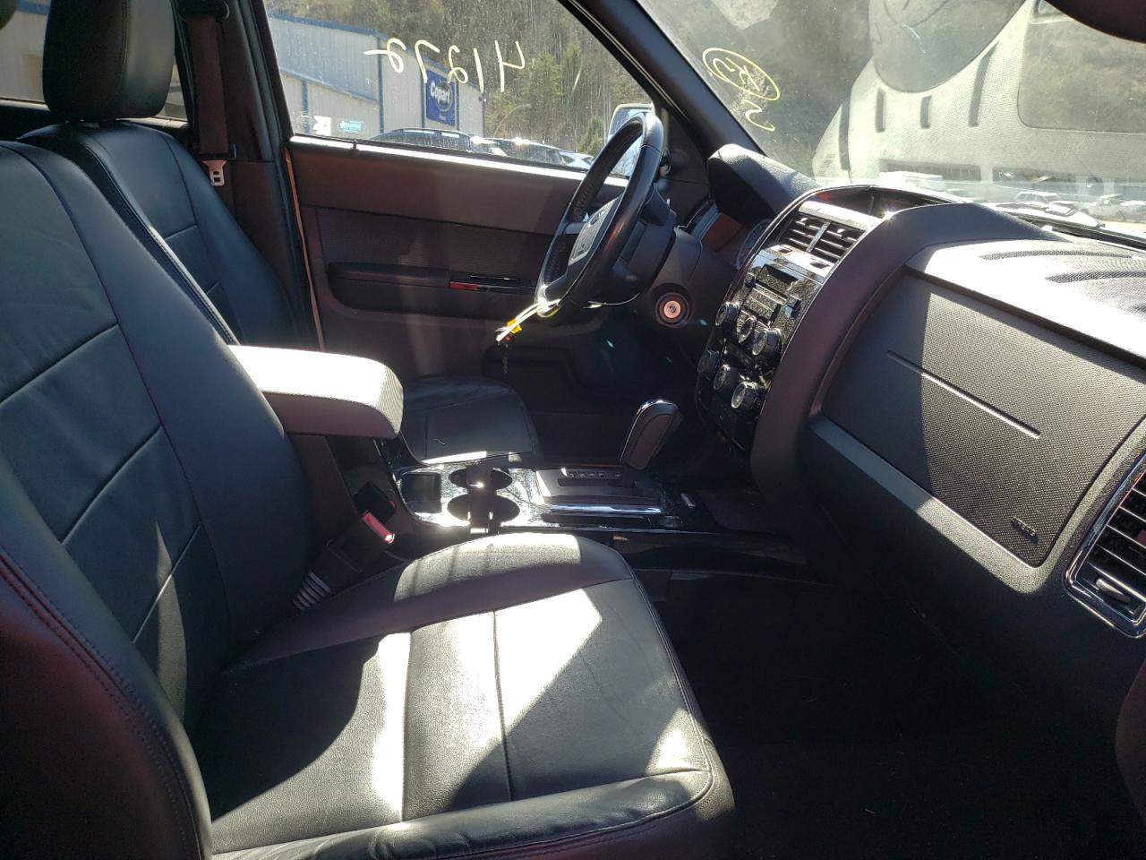Photo 5 from auction – 2010 FORD ESCAPE LIM with VIN 1FMCU9EG5AKC71701