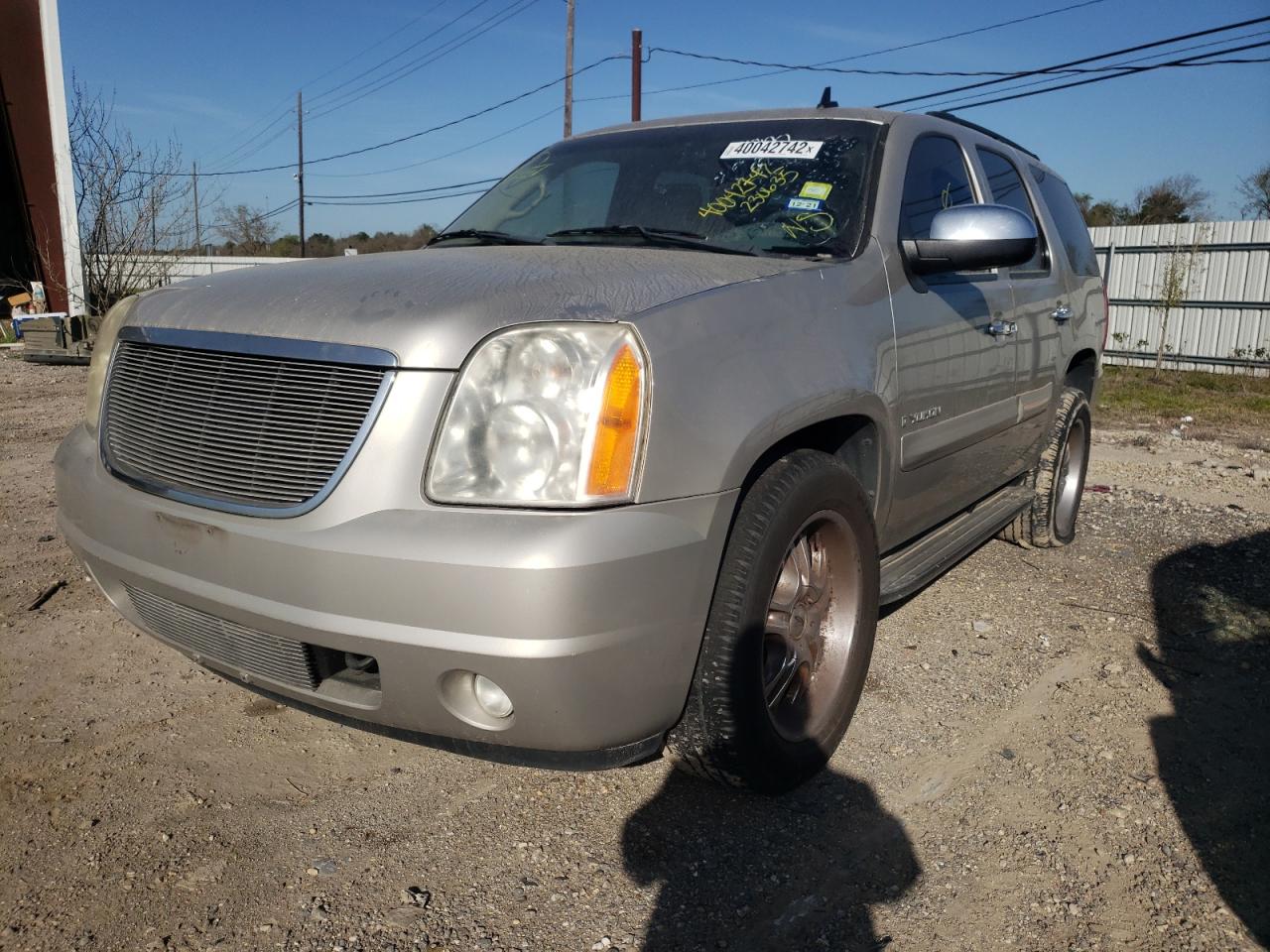 Photo 2 from auction – 2008 GMC YUKON with VIN 1GKFC13098R230635